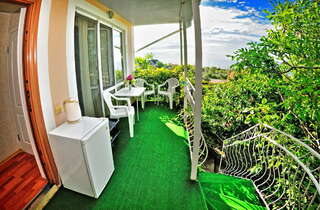 Гостевой дом Казантипс Щёлкино Трехместный номер «Комфорт»-2